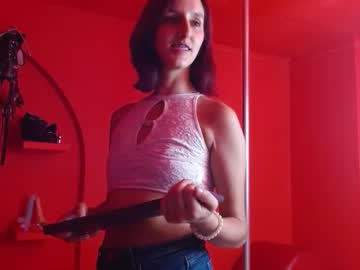 See Ambar_roux1 online Now @ spicyfreecams.com