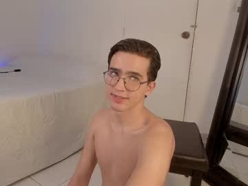 See Andrew_luxo online Now @ spicyfreecams.com