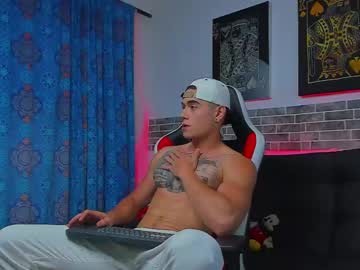 See Chepe_fit online Now @ spicyfreecams.com