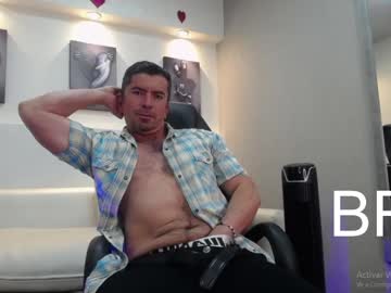 See Juank_fit45 online Now @ spicyfreecams.com