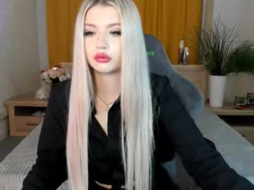 See Kisawest online Now @ spicyfreecams.com