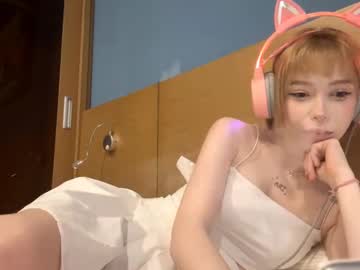 See Maudhendry online Now @ spicyfreecams.com