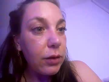 See Melli23 online Now @ spicyfreecams.com